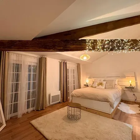 בית נופש Maison + Parking Prive Au Coeur 60m2 אנגולם