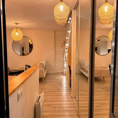 Maison + Parking Prive Au Coeur 60m2 * אנגולם