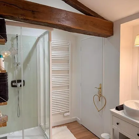 Сasa de vacaciones Maison + Parking Privé Au Cœur 60m2 *