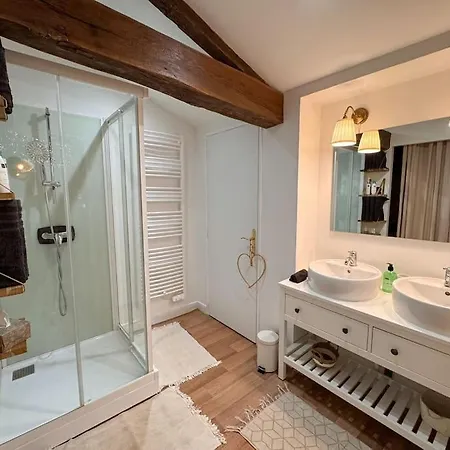 Holiday home Maison + Parking Prive Au Coeur 60m2 Angouleme