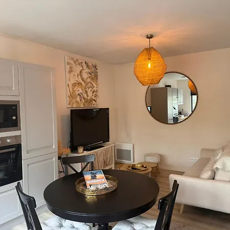 Maison + Parking Prive Au Coeur 60m2 Holiday home Angouleme