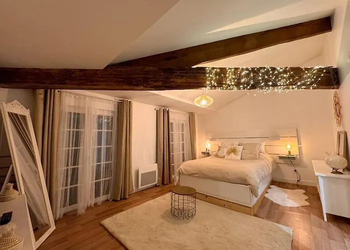 Holiday home Maison + Parking Prive Au Coeur 60m2 Angouleme