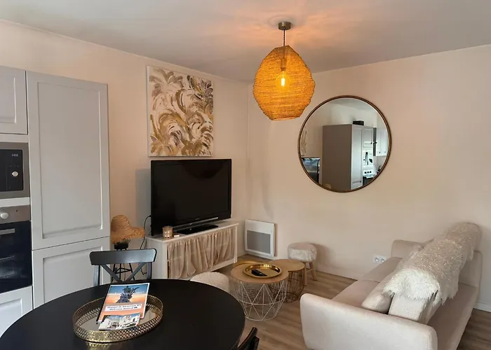 Holiday home Maison + Parking Prive Au Coeur 60m2 Angouleme