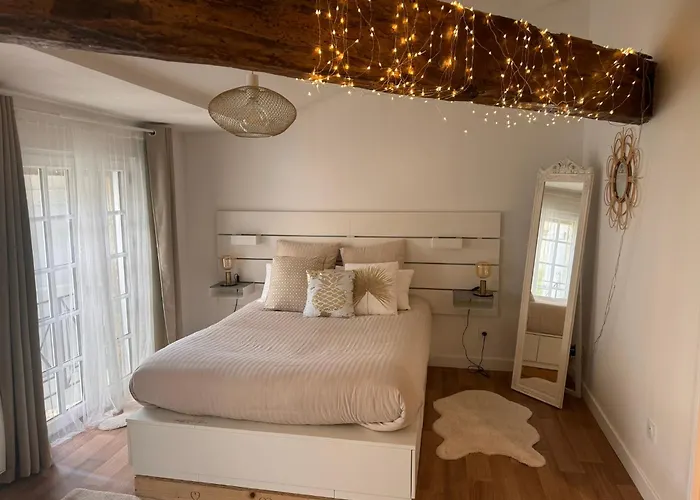 Maison + Parking Prive Au Coeur 60m2 Holiday home Angouleme