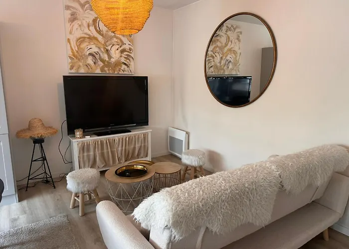 Holiday home Maison + Parking Prive Au Coeur 60m2 Angouleme